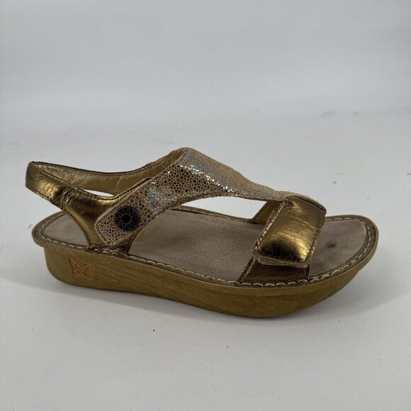 Alegria Shoes - Alegria Sandals Women’s 9 gold  leather slip on slide comfort beach kendra